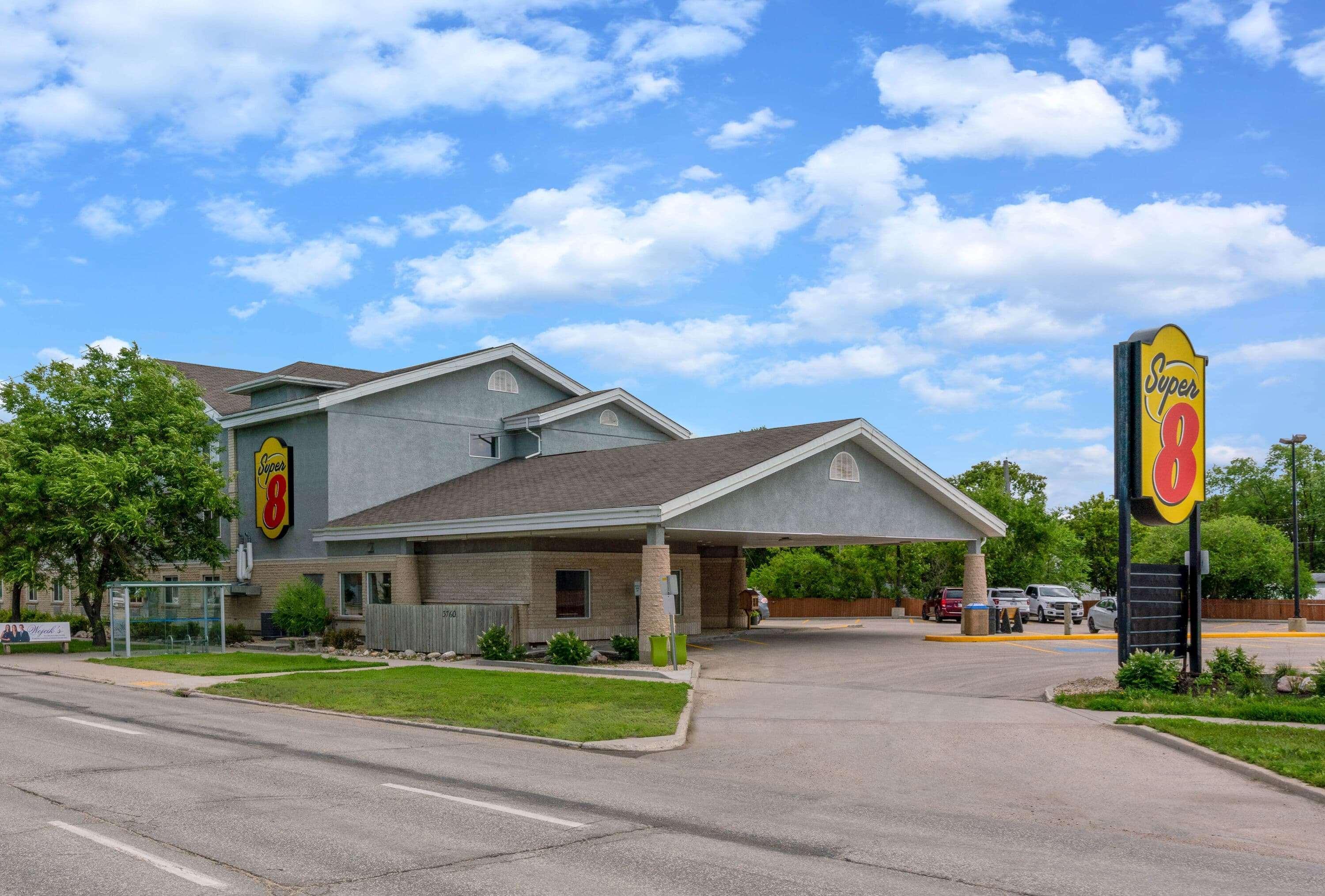 Super 8 By Wyndham West Winnipeg