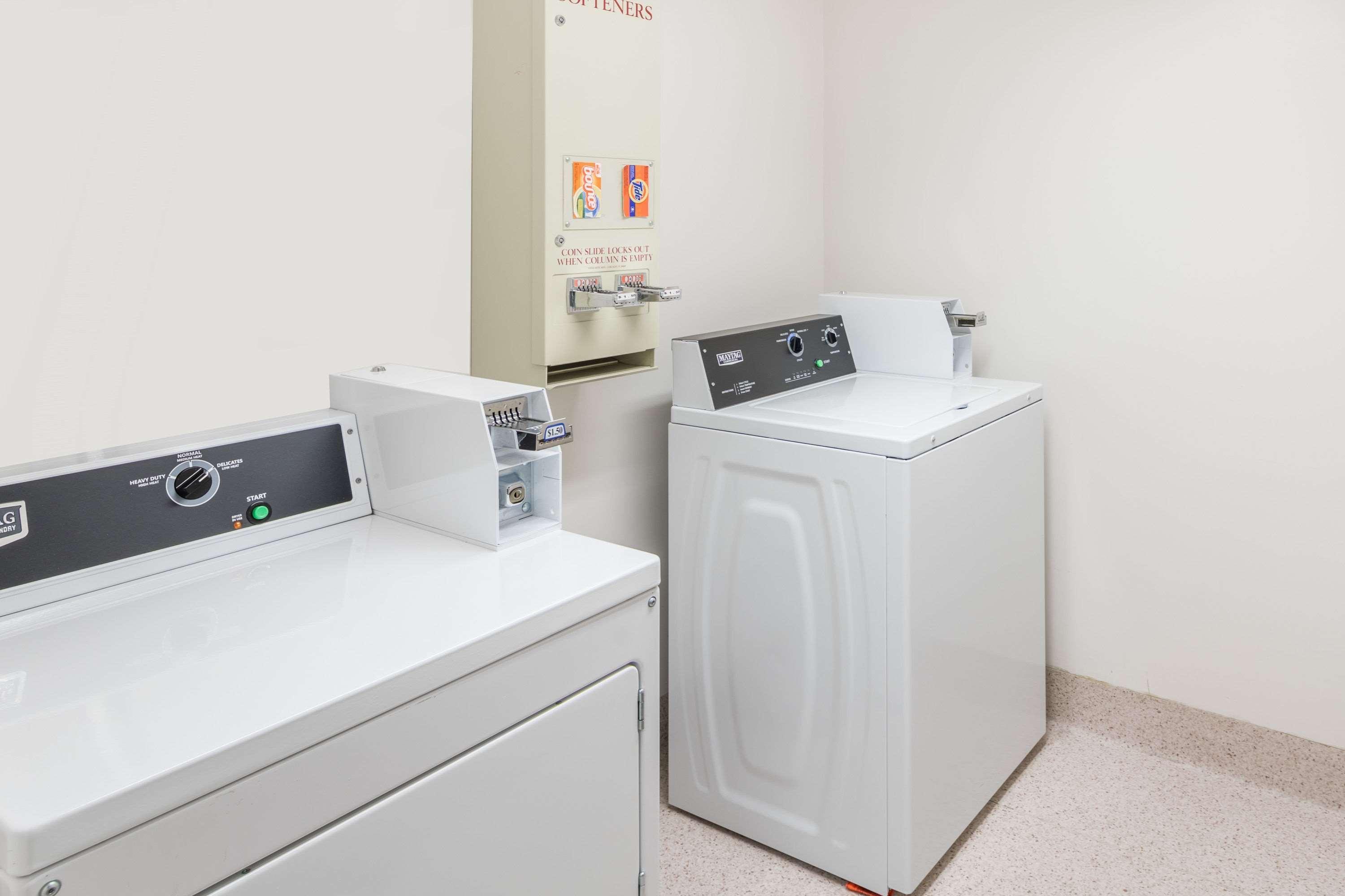 Hotel Super 8 By Wyndham West 3*