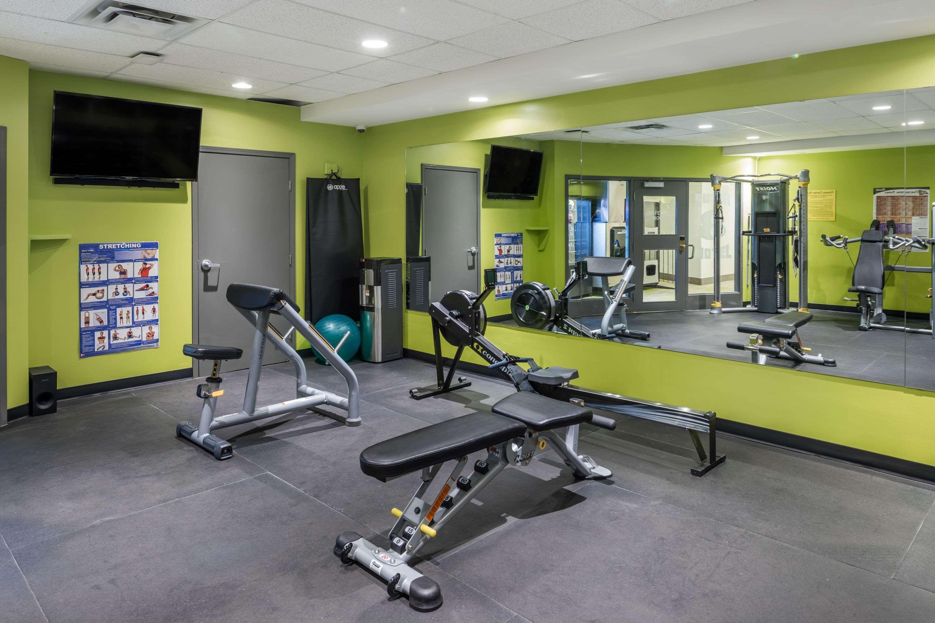 Super 8 By Wyndham West Hotel Winnipeg