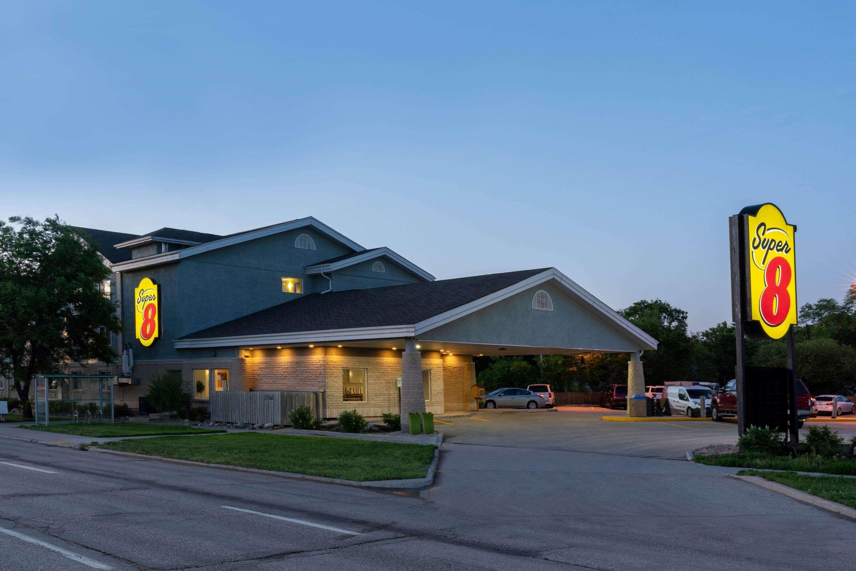 Super 8 By Wyndham West Hotel Winnipeg
