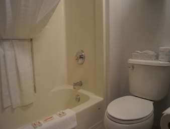 Super 8 By Wyndham West Hotel Winnipeg