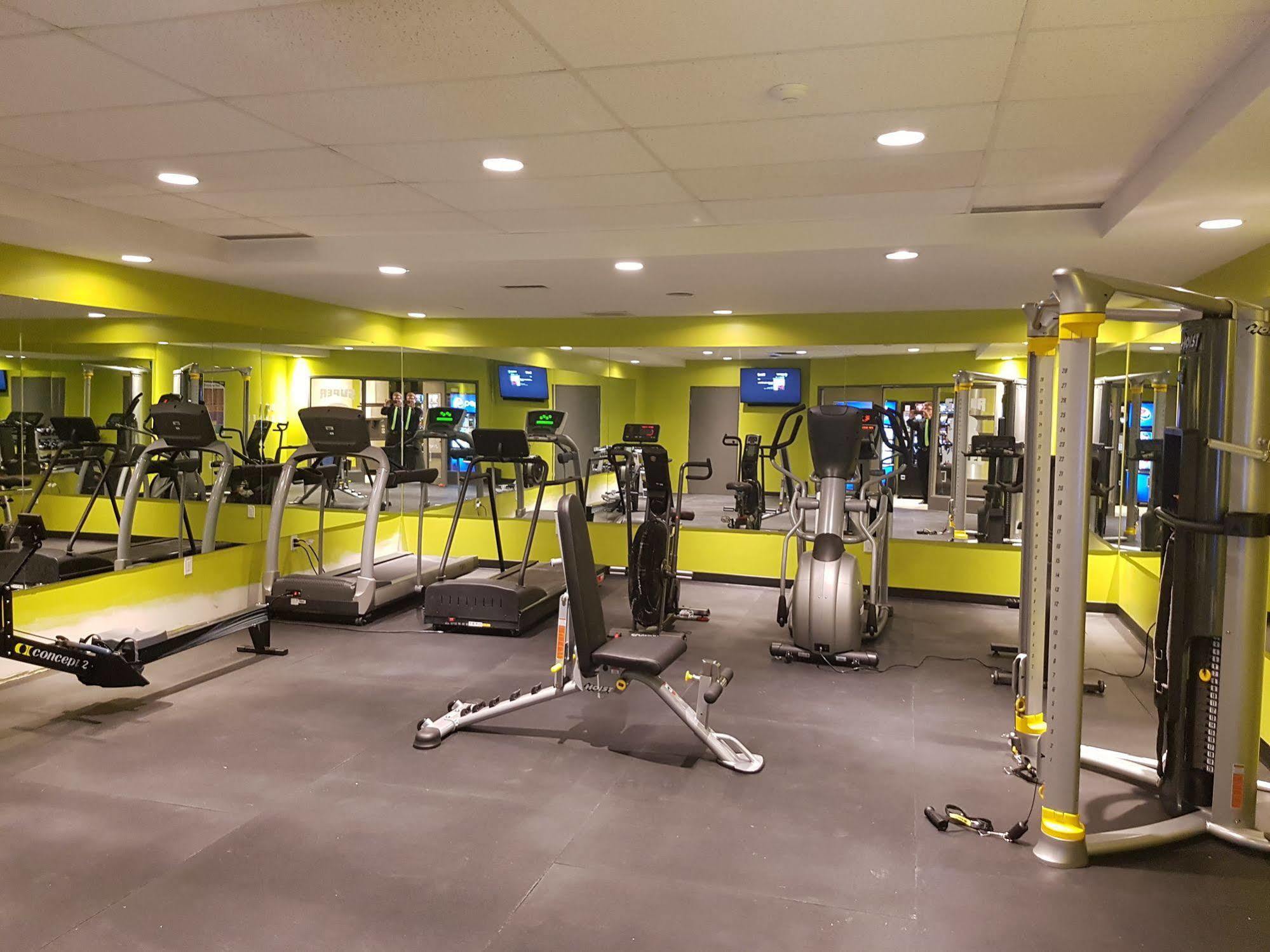 Super 8 By Wyndham West 3*